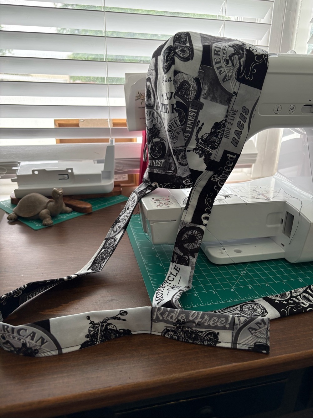 Black & White Motorcycle Print Tie Headband - Men Other